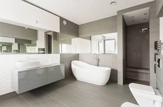 Modern bathroom with professionally cleaned tiles and grout
